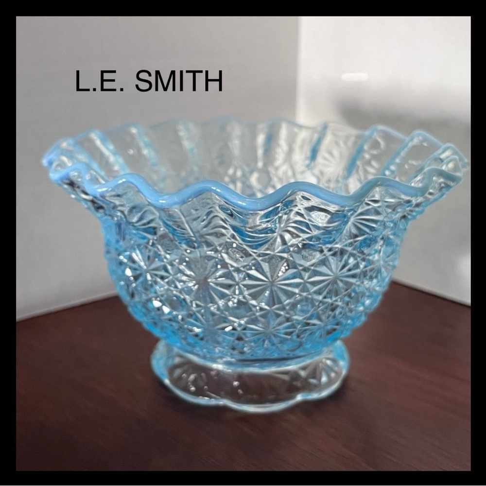 1960’s L.E. Smith Daisy & Button bowl, in blue opalescent, vintage - Picture 3 of 11